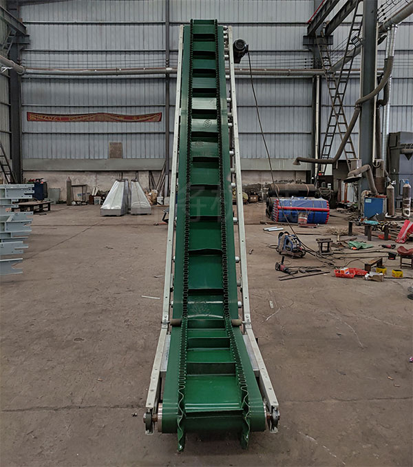 爬坡皮带输送机